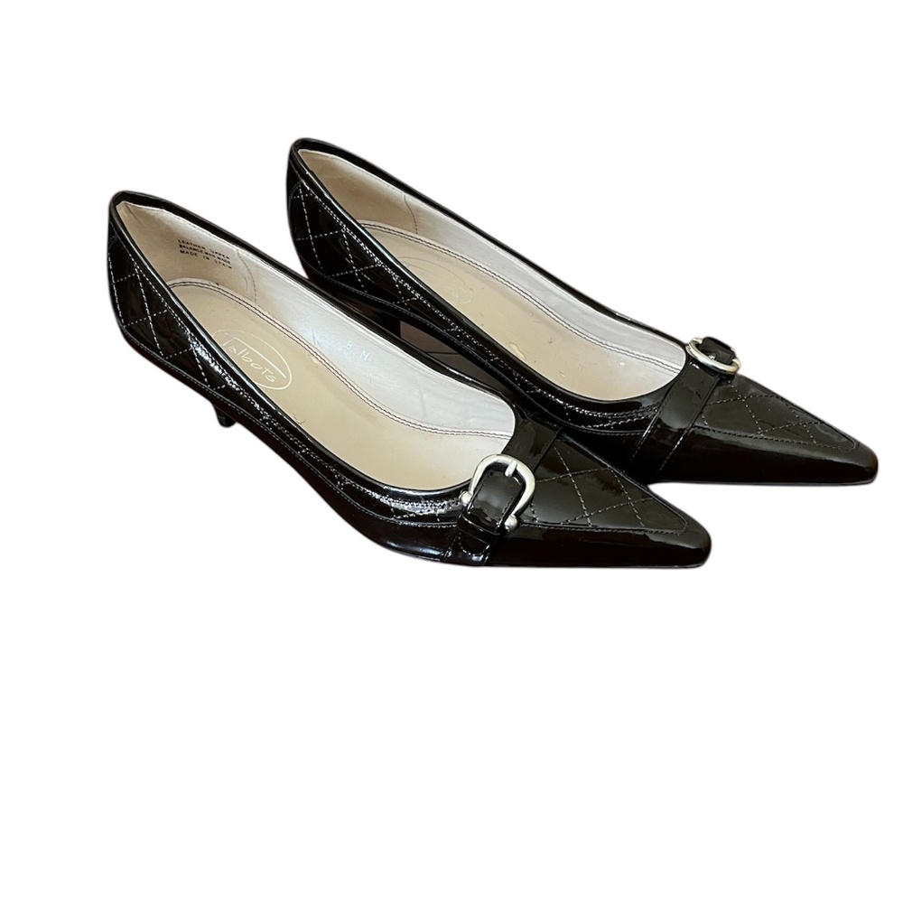 Ann Taylor dark brown patent leather kitten heel shoes, size 8N, Like NEW!